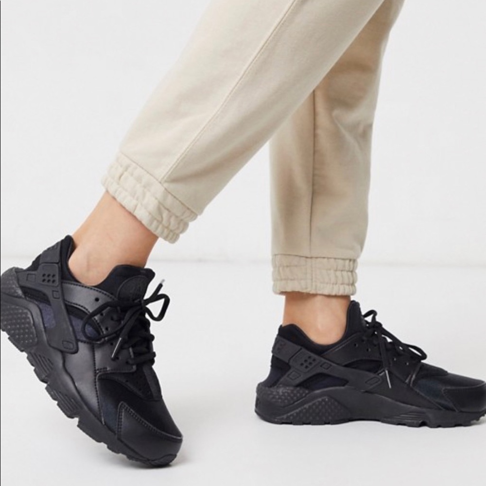 Nike Air Huarache Black on Black